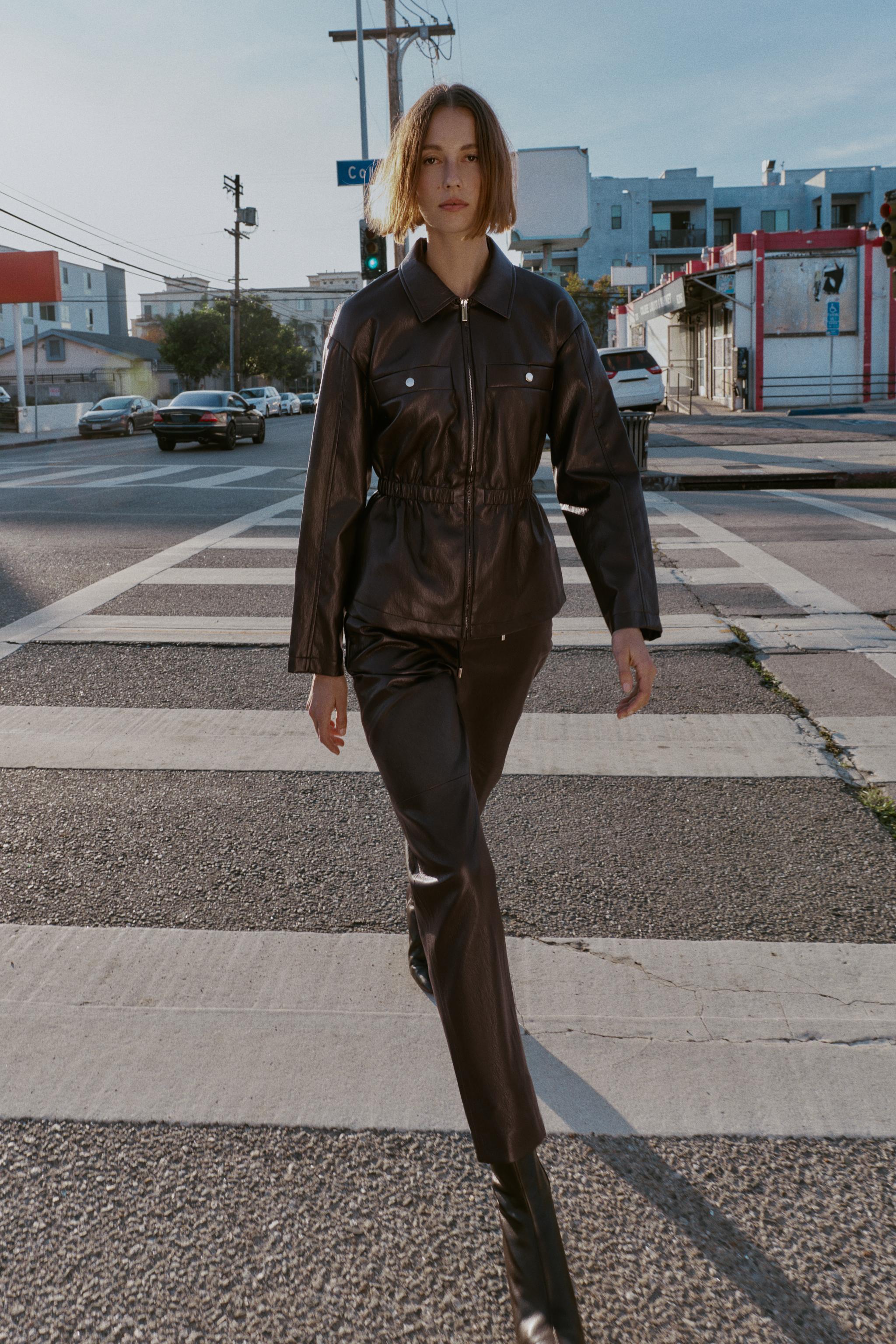 FAUX LEATHER ELASTIC WAIST PANTS